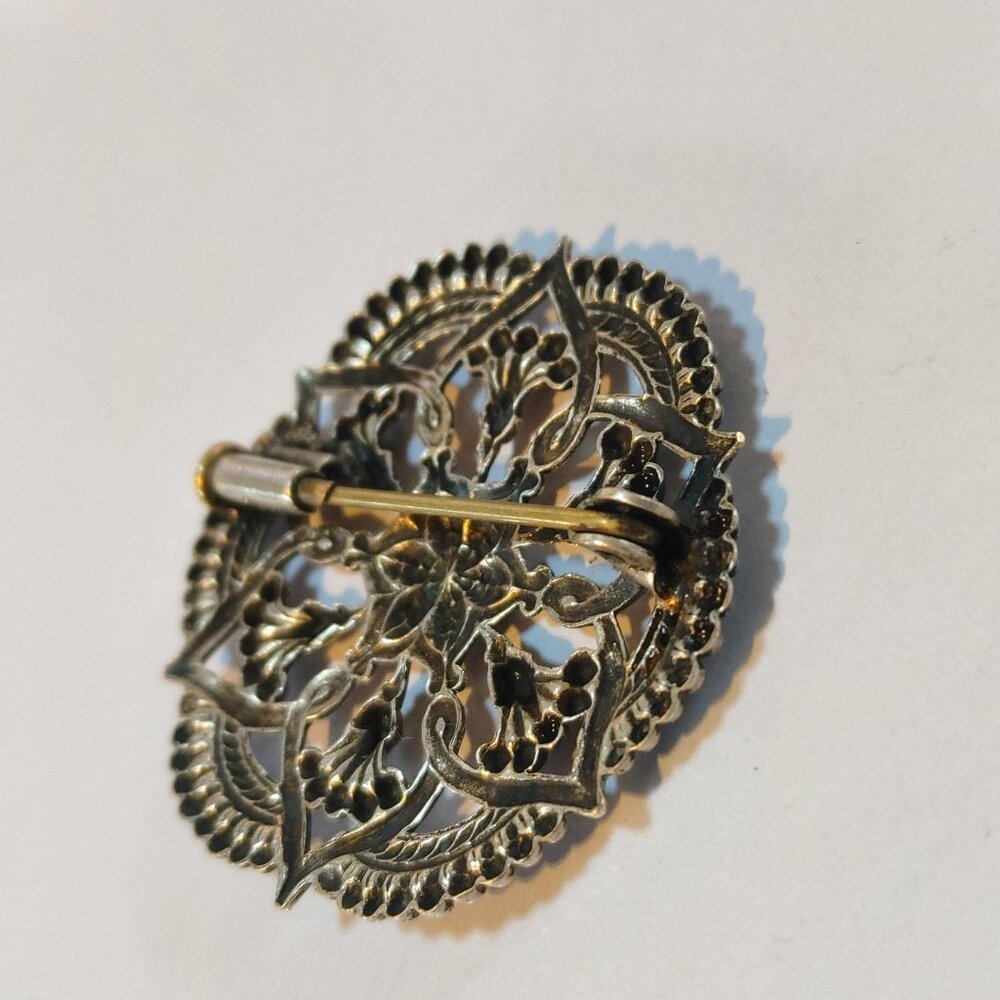 Antique Ornate Floral Filigree Pin Brooch Round Intricate Design Metal Finish - Picture 6 of 13